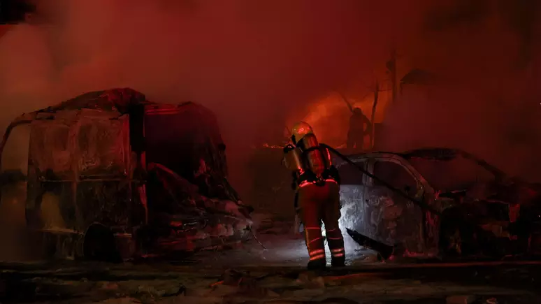 Ataques entre Israel e Irã se intensificam e mais de 240 pessoas morreram em 4 dias