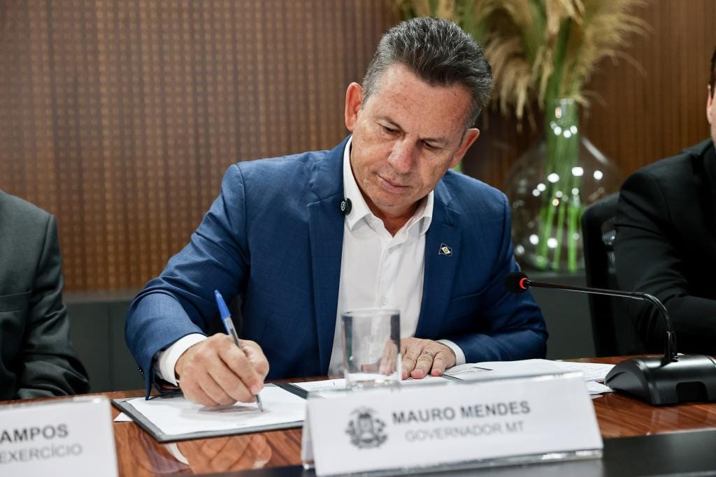 Governo de MT assina decreto que estabelece período proibitivo de uso do fogo