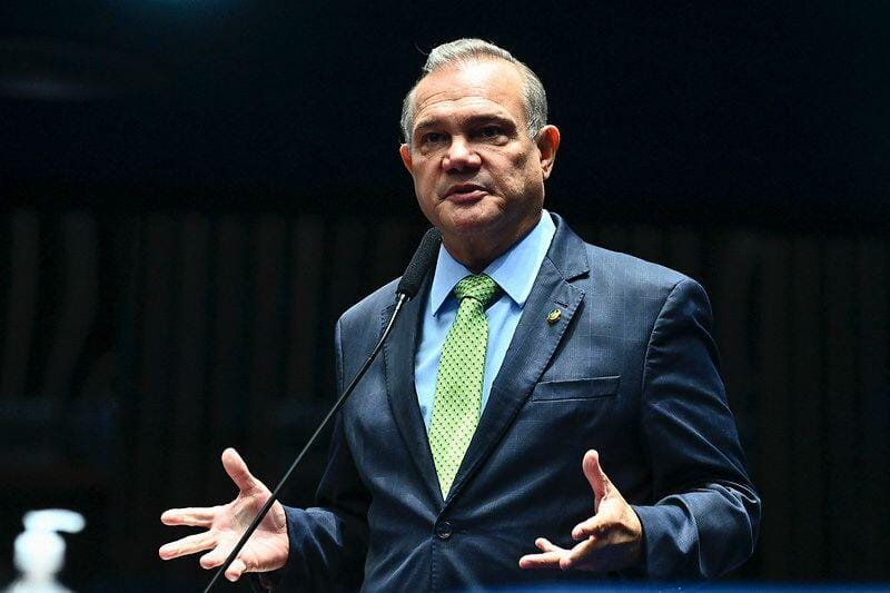 Senador volta a defender CPI após ministro de Lula admitir “safadeza” no INSS