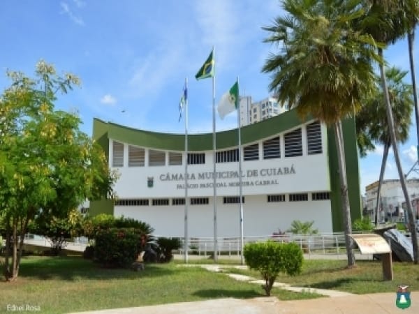 Câmara aguarda decisão judicial e não convoca suplentes para vagas de vereadores alvos da PC