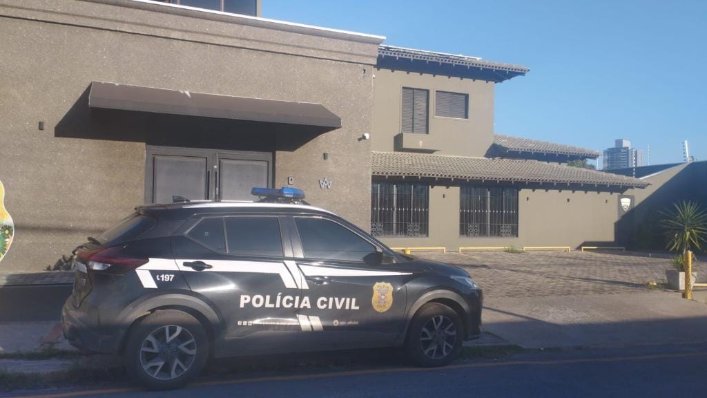 Clínica de estética interditada volta a funcionar de forma clandestina e é fechada pela terceira vez