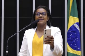 Deputada afirma que facções criminosas devem ser equiparadas a terroristas