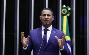 Para coronel Assis, Bolsonaro é vítima de “humilhação sem precedentes”