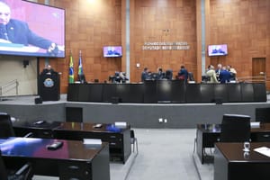 Assembleia derruba veto de Mauro Mendes e autoriza "mercadinhos" em presídios