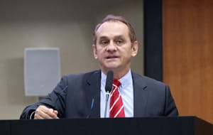 Deputado aponta lucro do Estado com empréstimos consignados dos servidores