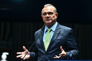 Senador volta a defender CPI após ministro de Lula admitir “safadeza” no INSS