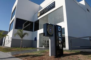 Polícia Civil prende homem por violência doméstica contra companheira em Cuiabá