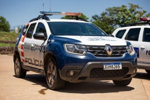 PM chega no momento exato e salva mulher que era enforcada pelo marido em Cuiabá