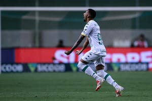 Com dois golaços de Mateusinho, Cuiabá vence o Athletic-MG e entra no G4 da Série B