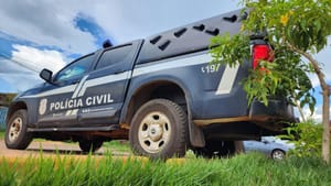 Foragidos de Goiás invadem casa de ex-prefeito em MT, fazem família refém e levam R$ 48 mil